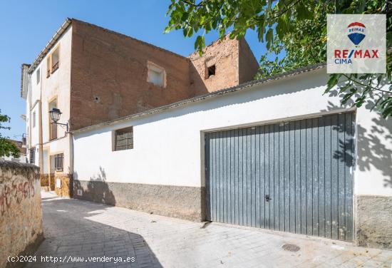 DOS CASAS MAS PARCELA DE 800 METROS - GRANADA