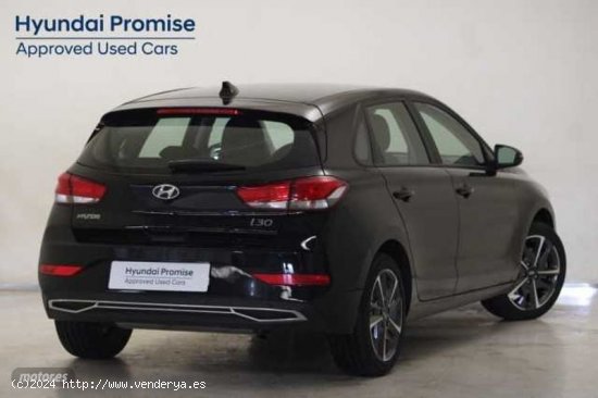 Hyundai i30 1.5 DPI Klass SLX 110 de 2023 con 9.033 Km por 19.950 EUR. en Navarra