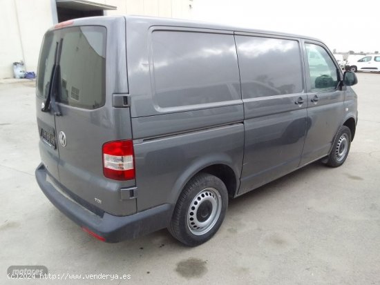 Volkswagen Transporter 2.0 TDI 102 CV FURGON. de 2015 con 210.000 Km por 13.500 EUR. en Murcia