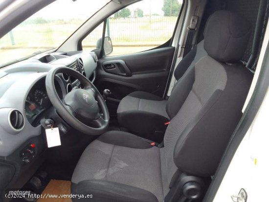 Citroen Berlingo furgon 1.6 HDI. de 2017 con 175.000 Km por 9.500 EUR. en Murcia