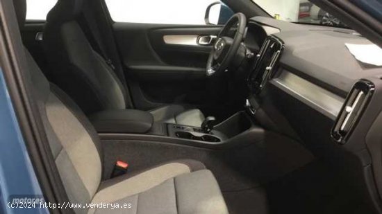 Volvo XC40 Core, B3 Semihibrido, Gasolina de 2024 con 1 Km por 39.600 EUR. en Cantabria