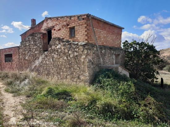 OPORTUNIDAD FINCA RUSTICA DE REGADIO CON CONSTRUCCIONES A REHABILITAR EN VINEBRE - TARRAGONA