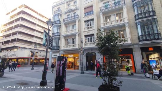 Oficina en la emblemática calle Santiago - VALLADOLID