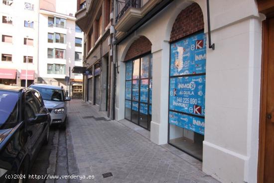 Se alquila céntrico local con salida de humos - NAVARRA