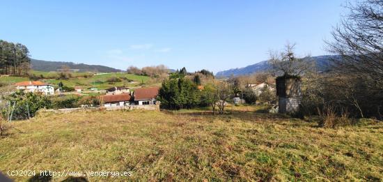 Casa y terreno de 3.000 m2. - CANTABRIA