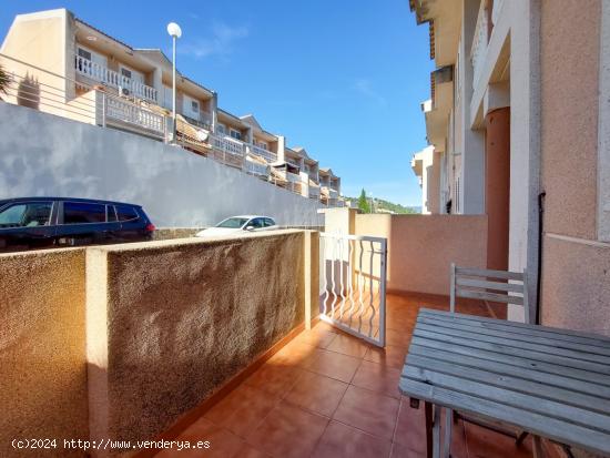 Adosado en alquiler en urbanización privada - Gilet - VALENCIA