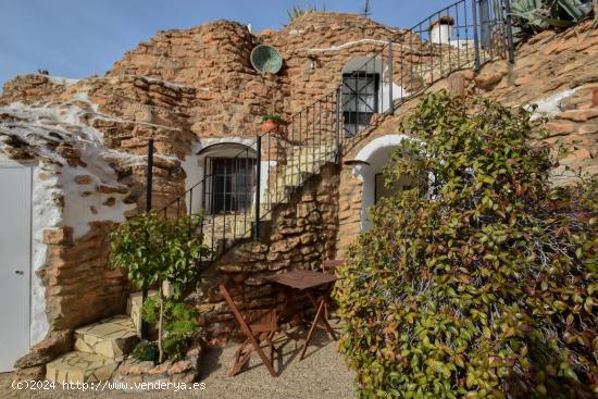  CUEVAS CON LICENCIA TURISTICA EN GORAFE - GRANADA 