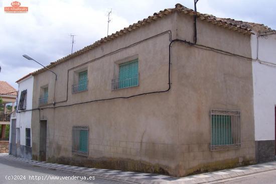 CASA DE PUEBLO EN VENTA EN LEZUZA - ALBACETE