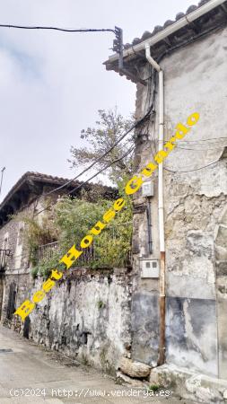 CASA CON TERRENO PARA REFORMAR - PALENCIA