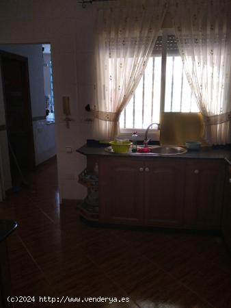 Se vende casa con Parcela - MURCIA