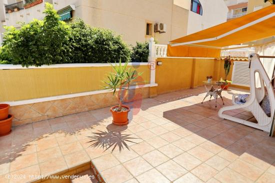 ¡Precioso bungalow adosado de 4 dormitorios en las Viñas, Guardamar del Segura! - ALICANTE