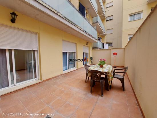 ENCANTADORA VIVIENDA CON PATIO, BALCÓN...¡¡Y EN BUENA ZONA!! - VALENCIA