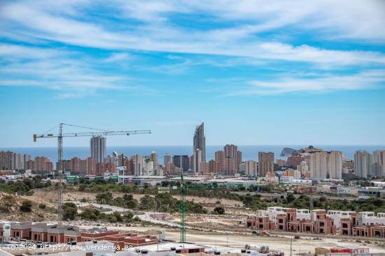 COMPLEJO RESIDENCIAL DE LUJO DE OBRA NUEVA CON VISTAS AL MAR EN FINESTRAT - ALICANTE