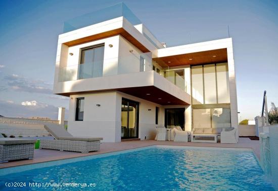 VILLAS DE OBRA NUEVA EN CAMPOAMOR - ALICANTE