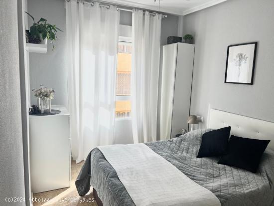 Apartamento  con  2 dormitorios a tan solo 100 m de la playa!!! - ALICANTE