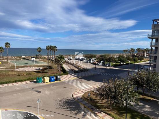  Apartamento con vistas abiertas al mar Mediterraneo situado en 1ª línea playa Daimús - VALENCIA 