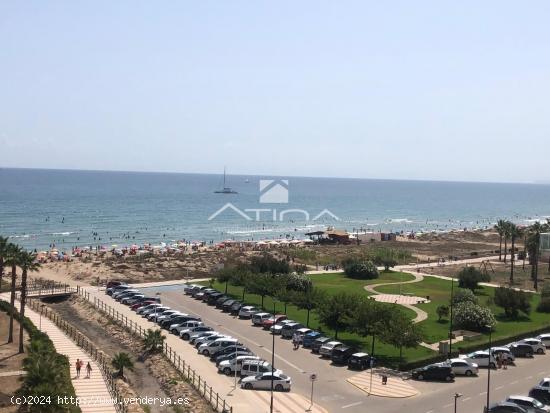 Apartamento con vistas abiertas al mar Mediterraneo situado en 1ª línea playa Daimús - VALENCIA