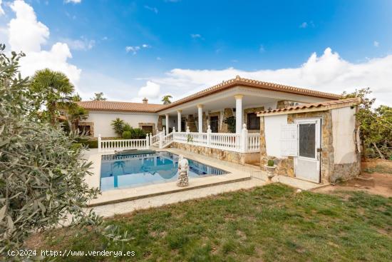 ¡¡ FANTÁSTICO CHALET EN VENTAS DE HUELMA!! - GRANADA