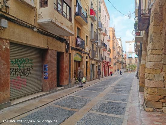  Local comercial en C/ Mercería junto a la Catedral, Casco antiguo de Tarragona. - TARRAGONA 