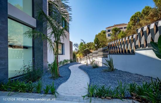  Villa de 5 dormitorios y 5 baños con vistas espectaculares. Monte Mayor, Benahavís - MALAGA 