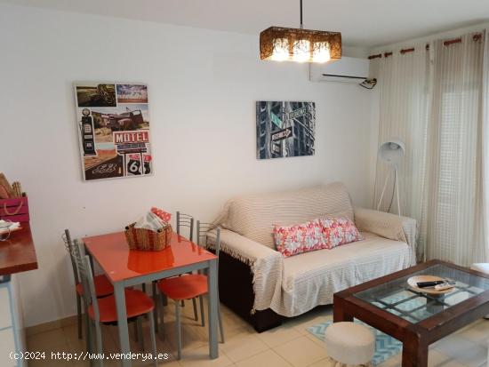 Se alquila en Vera playa apartamento!!! - ALMERIA