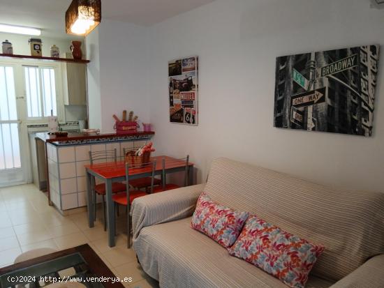 Se alquila en Vera playa apartamento!!! - ALMERIA