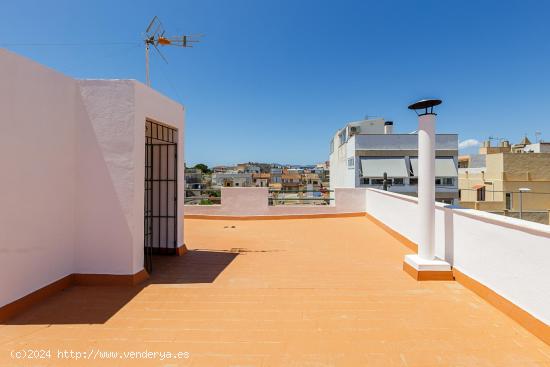 Vive el sueño mediterráneo en esta casa a 600 metros de Cala Gamba - BALEARES