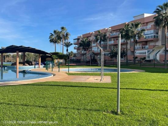 Fantástico Piso Amueblado en Urbanización LAGUNA BEACH, Almerimar: - ALMERIA