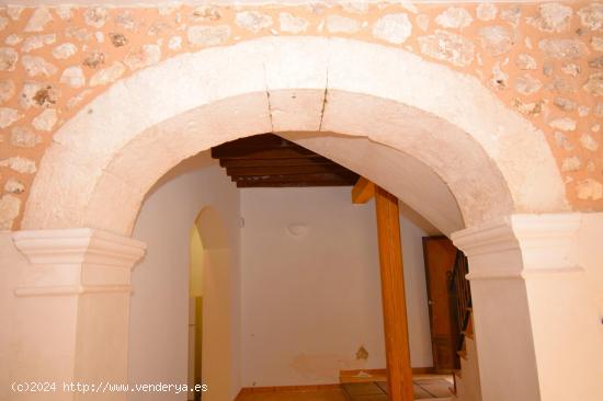 Casa con proyecto aprobado con garaje cerca del  Passeig de Sa Riba en  Muro - BALEARES