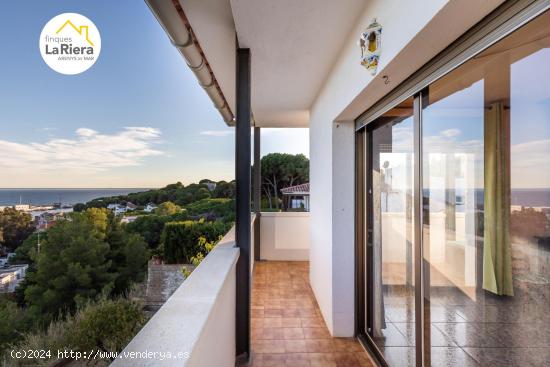 TORRE A CUATRO VIENTOS CON VISTAS AL MAR - BARCELONA