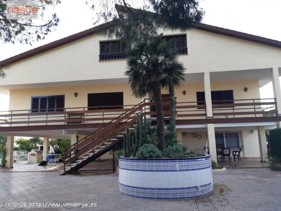 GRAN CASA FAMILIAR EN EL CAMPO DE LORCA - MURCIA