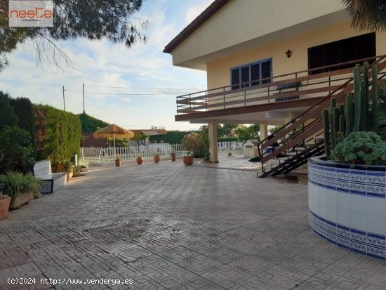 GRAN CASA FAMILIAR EN EL CAMPO DE LORCA - MURCIA