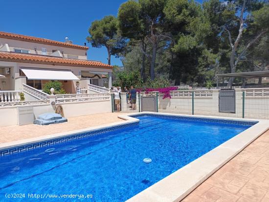 Bonito adosado con piscina a 5 minutos de las playas de Miami-Playa - TARRAGONA