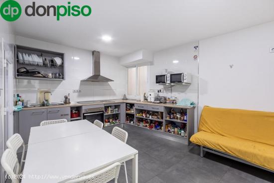 ¡ATENCIÓN! VIVIENDA DE OCHO HABITACIONES IDEAL COMO INVERSIÓN - GRANADA