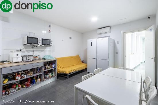 ¡ATENCIÓN! VIVIENDA DE OCHO HABITACIONES IDEAL COMO INVERSIÓN - GRANADA