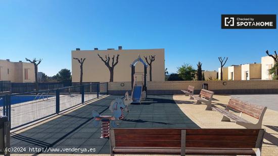 Apartamento de 2 dormitorios en alquiler en Valencia - VALENCIA