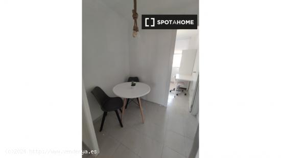 Habitación en piso compartido en Burjassot - VALENCIA