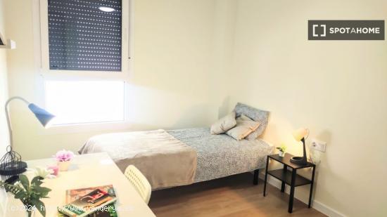 Habitación en piso compartido en Alfara del Patriarca - VALENCIA