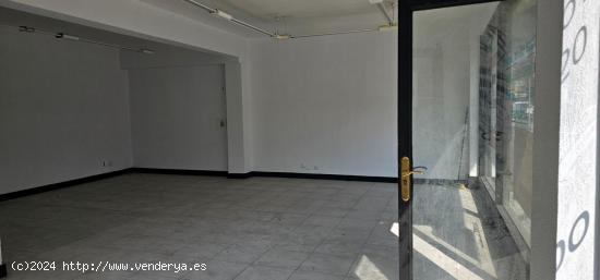 ¡Local Comercial en el Centro de Leioa! Espacio Diáfano con Gran Escaparate - VIZCAYA