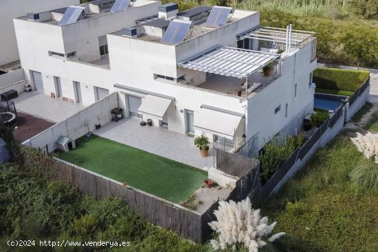  ¡INCREIBLE CASA UNIFAMILIAR ADOSADA EN SANT QUIRZE DEL VALLES! - BARCELONA 