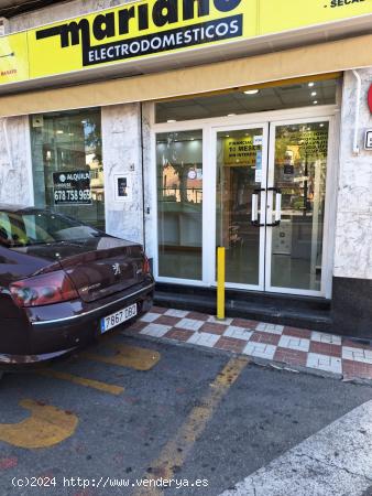 SE ALQUILA FÁNTASTICO LOCAL DE 50m2 HACIENDO ESQUINA EN PLAZA ESPAÑA (ARMILLA) - GRANADA