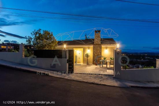 Chalet con piscina reformado a estrenar en Sierra Perenchiza - VALENCIA