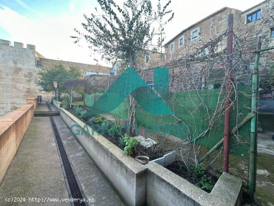 SE VENDE CASA CON TERRENO EN ZONA PARTE ANTIGUA - CACERES