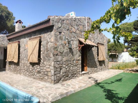 VENTA DE CHALET CON BARBACOA SALON EN LA RANA VERDE - CADIZ