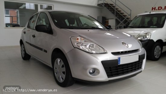 Renault Clio 1.5 DCI 5P de 2012 con 76.415 Km por 5.980 EUR. en Salamanca