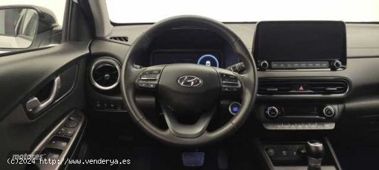 Hyundai Kona 1.6 GDI DT Tecno 2C de 2023 con 21.600 Km por 25.900 EUR. en Barcelona