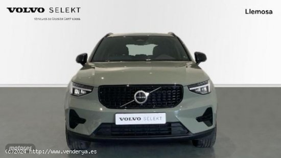 Volvo XC40 2.0 B3 PLUS DARK AUTO 163 5P de 2023 con 27.239 Km por 37.900 EUR. en Lleida