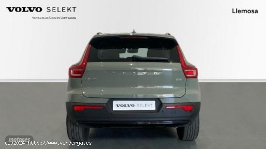 Volvo XC40 2.0 B3 PLUS DARK AUTO 163 5P de 2023 con 27.239 Km por 37.900 EUR. en Lleida