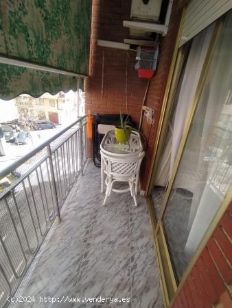 PISO CON BUEN BALCON Y PATIO - ALICANTE