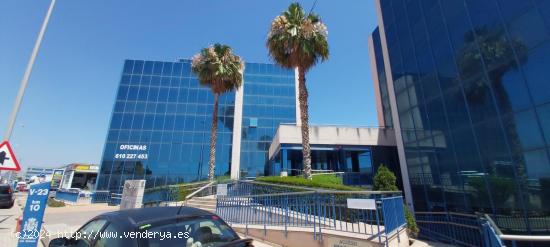 OFICINAS EN CENTRO DE NEGOCIOS CON 2 PLAZAS DE GARAJE INCLUIDAS ¡¡SIN COMISIONES INMOBILIARIAS!!!!